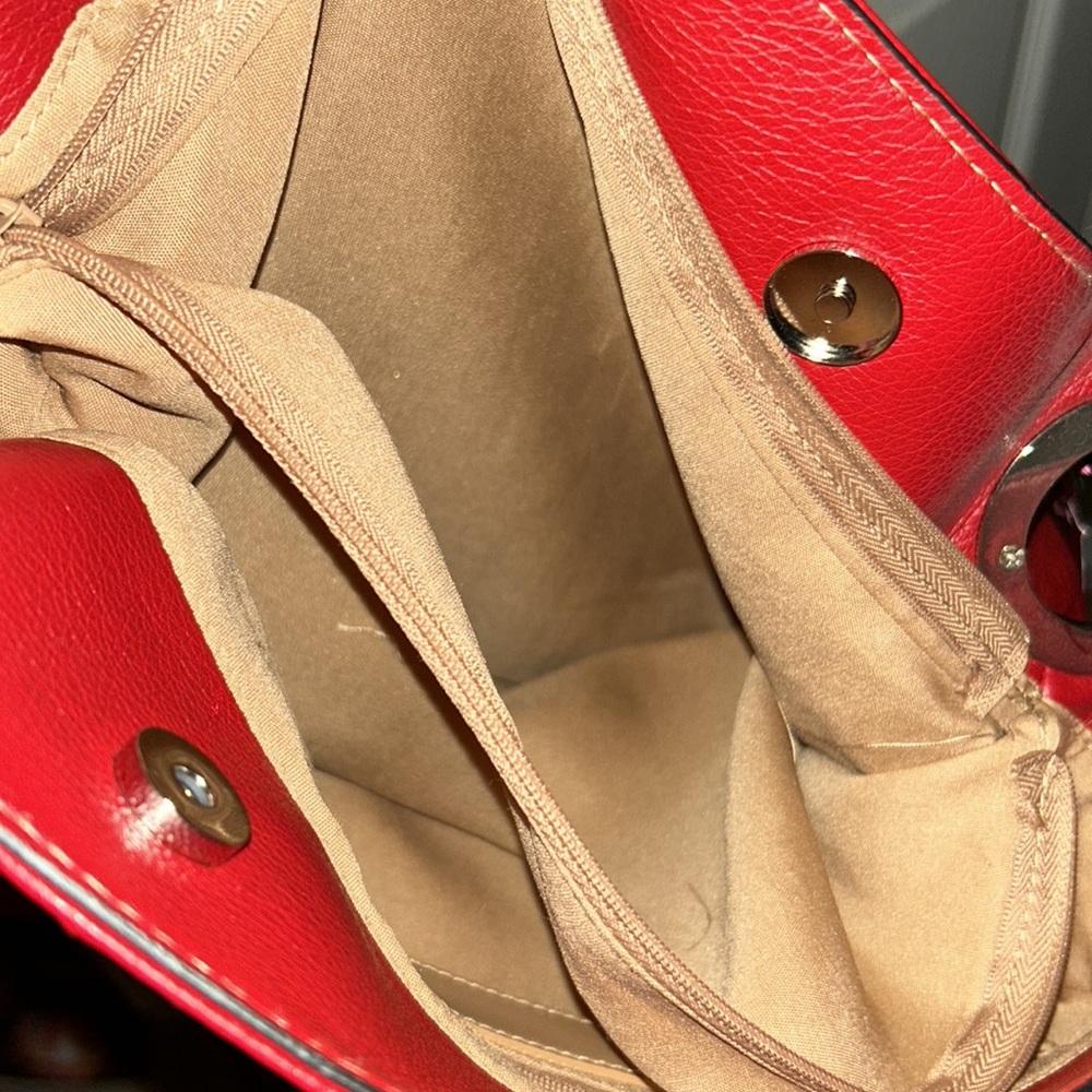 Red Purse - Picture 4 of 7
